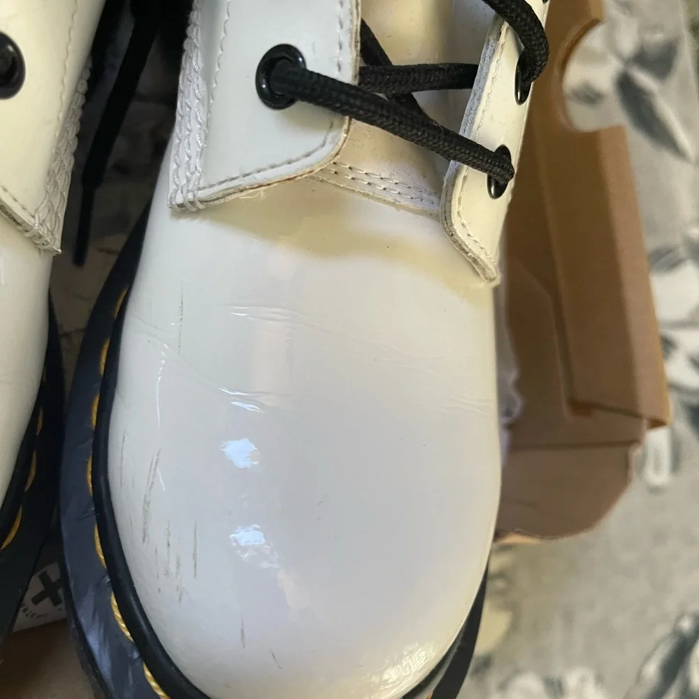 Dr. Martens 1460 Patent Leather Women's Lace-up Shiny  Doc Martens White - Picture 12 of 15